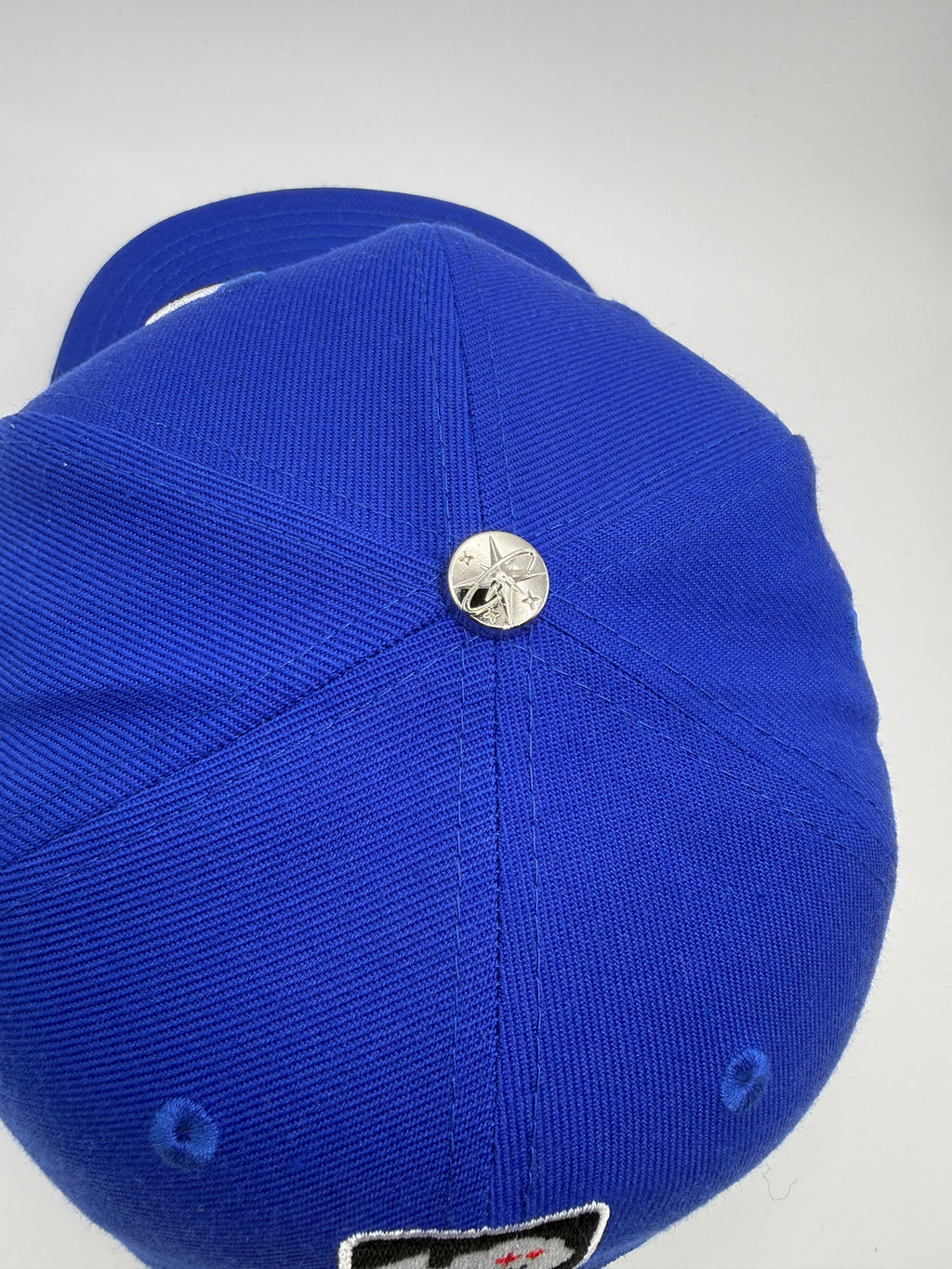 "W ROYALTY CROWN" Hat